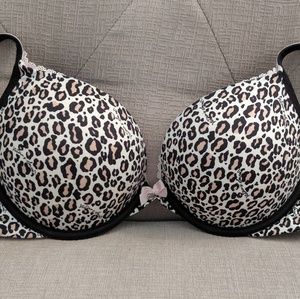 Victoria's Secret Body by Victoria push up 34 D